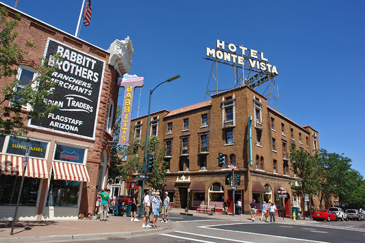 SearchNet Media from Tucson, Arizona, USA, CC BY 2.0 <https://creativecommons.org/licenses/by/2.0>, via Wikimedia Commons