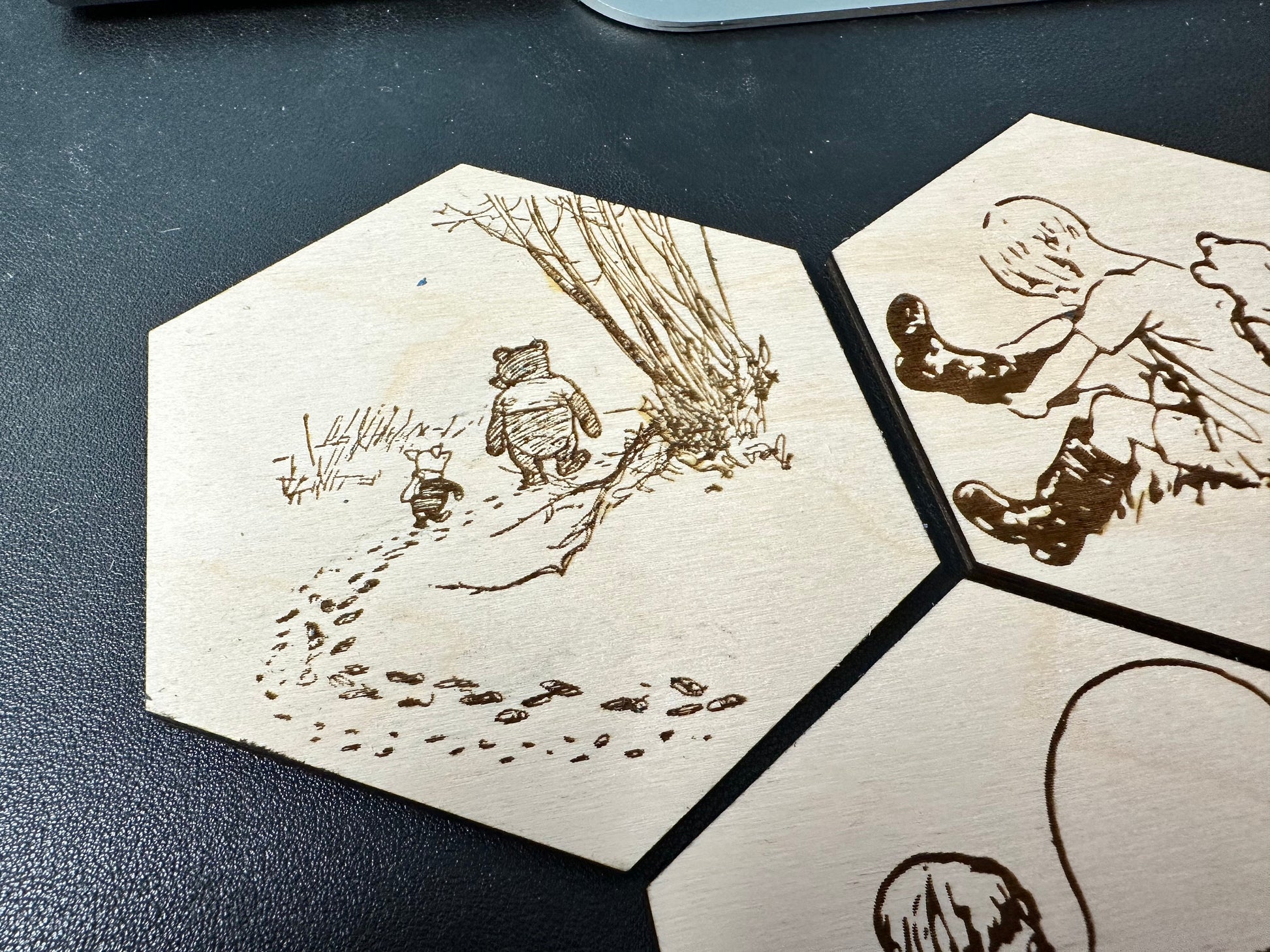 Original Winnie The Pooh Illustrations Hexagonal Wooden Coaster Set - 6-Piece Nostalgic Table Protection with Engraved Character Images