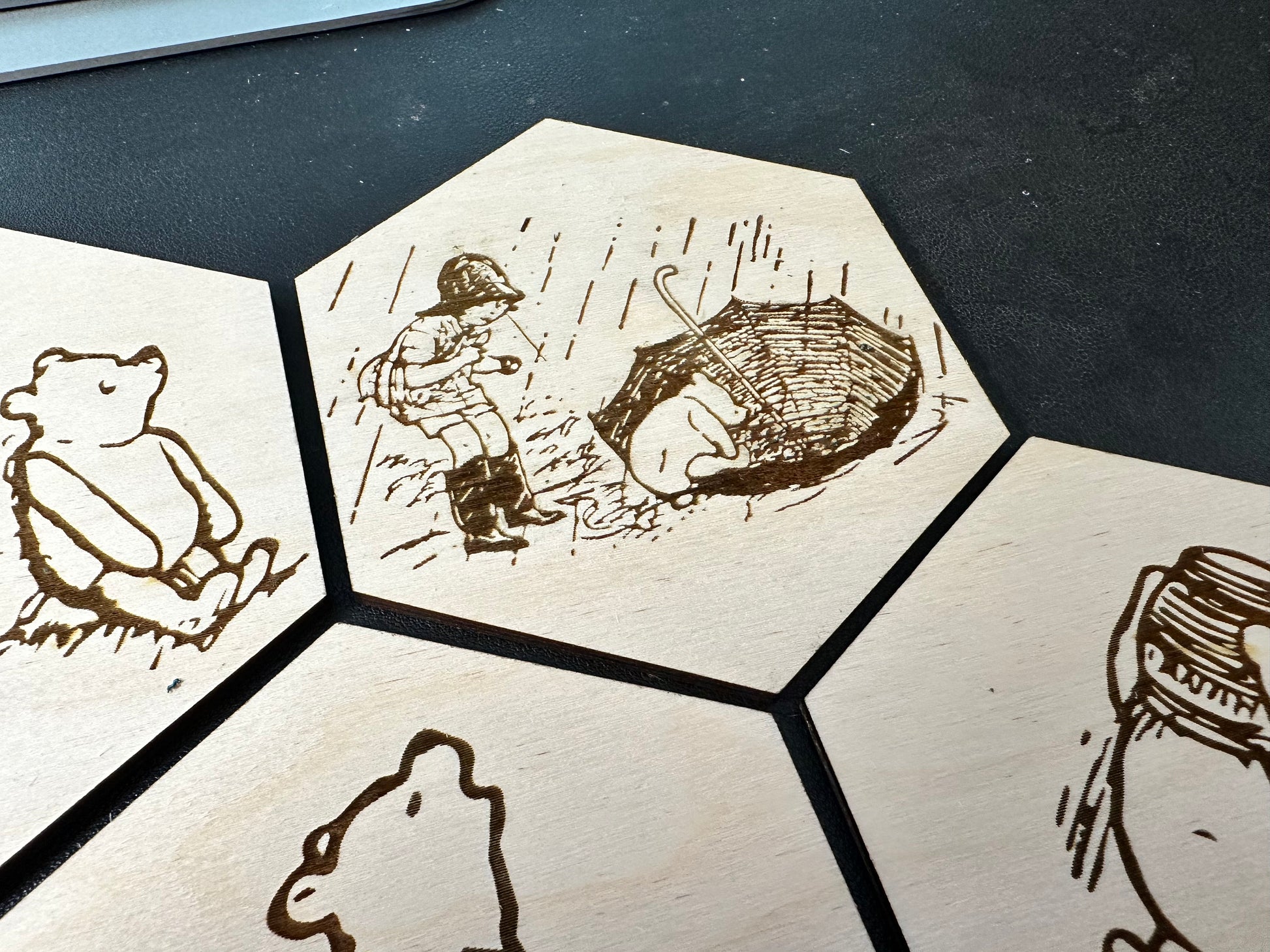 Original Winnie The Pooh Illustrations Hexagonal Wooden Coaster Set - 6-Piece Nostalgic Table Protection with Engraved Character Images